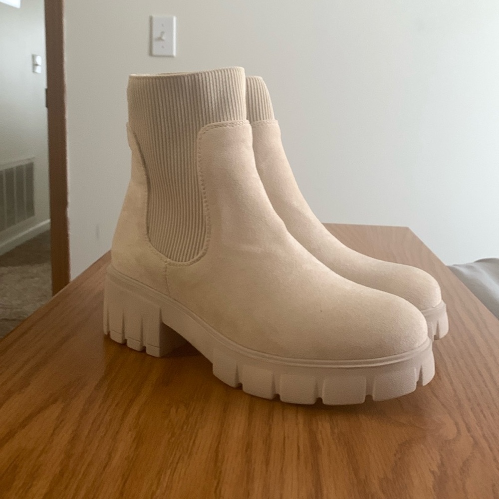 Nude Chelsea Boots